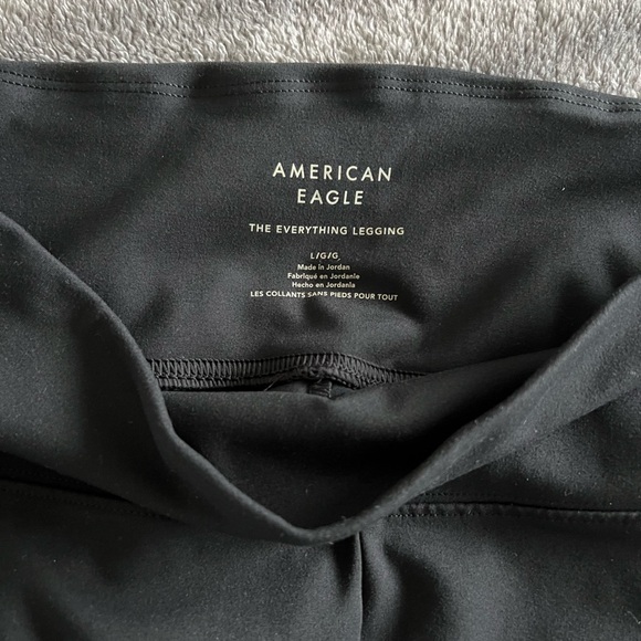 TWO American Eagle The Everything Legging - Picture 6 of 6